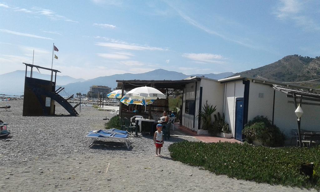 Casa Med Holiday Home Isolabona Dış mekan fotoğraf